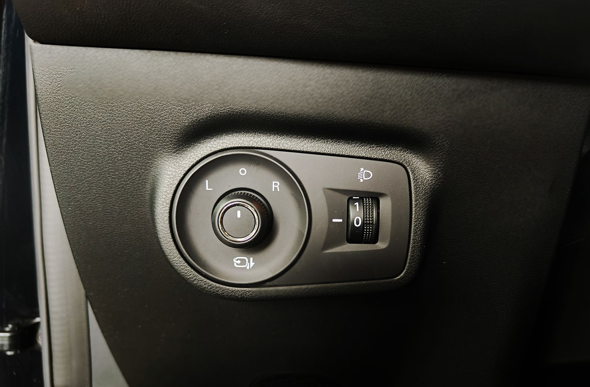 MG ZS 1.5 Hybrid+ Luxury - foto 28