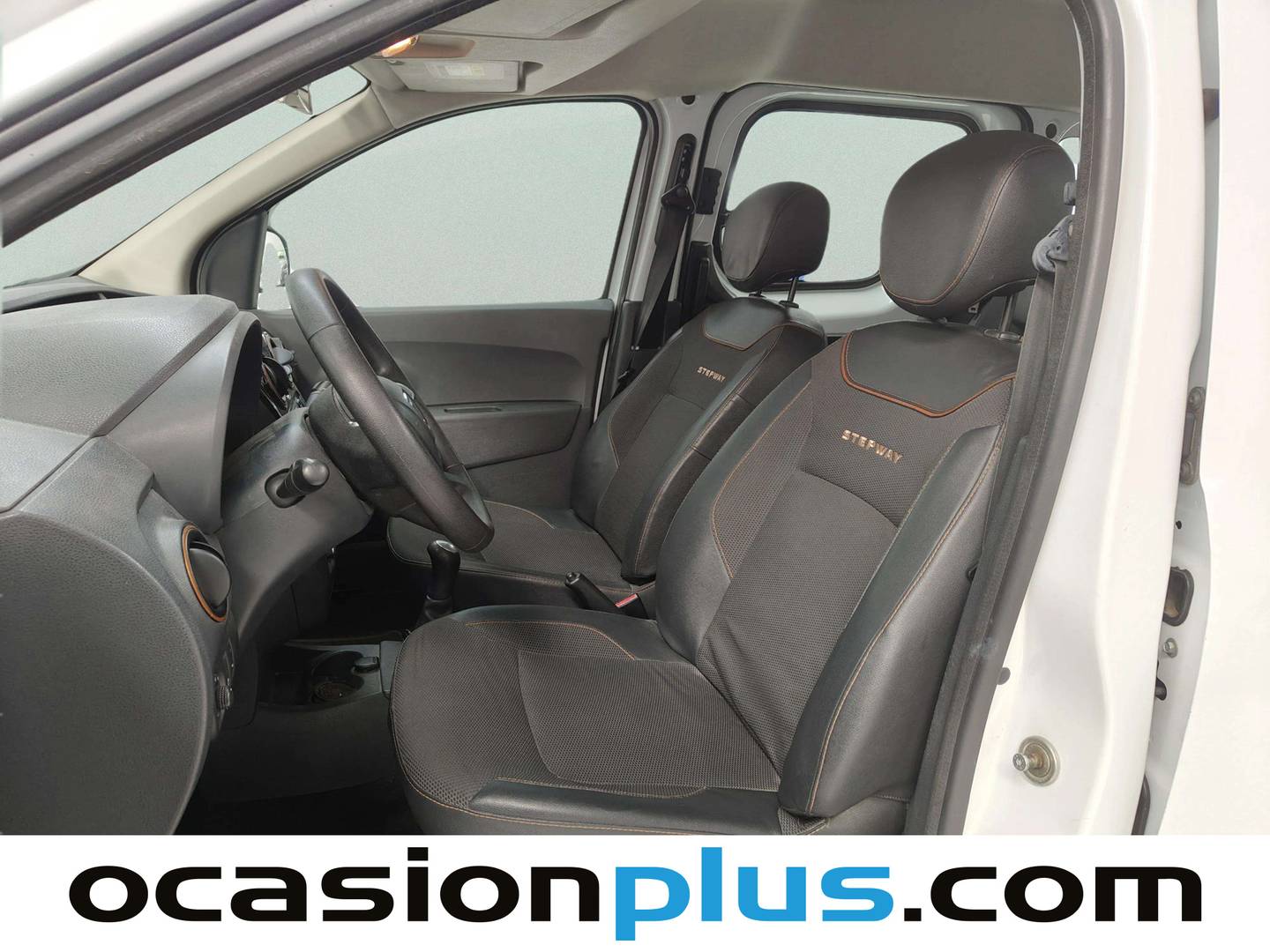 Foto asientos delanteros Dacia Dokker Dacia Dokker dCi 90 SL Trotamundos (90 CV)