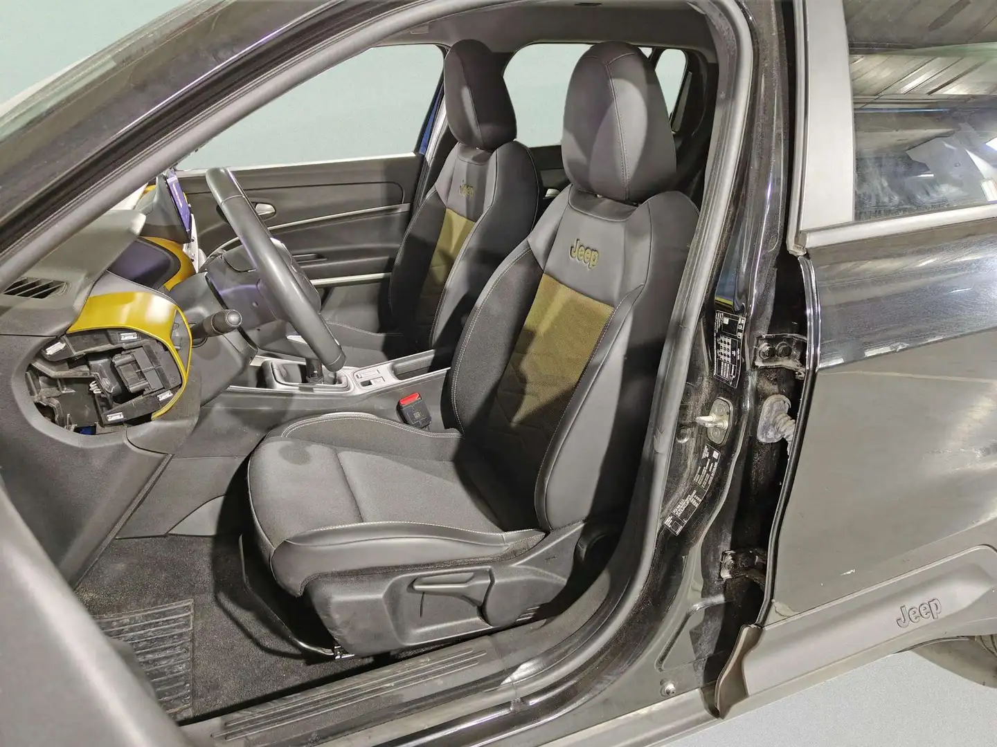 Foto Jeep Avenger Jeep Avenger 1.2 G Summit (100 CV)