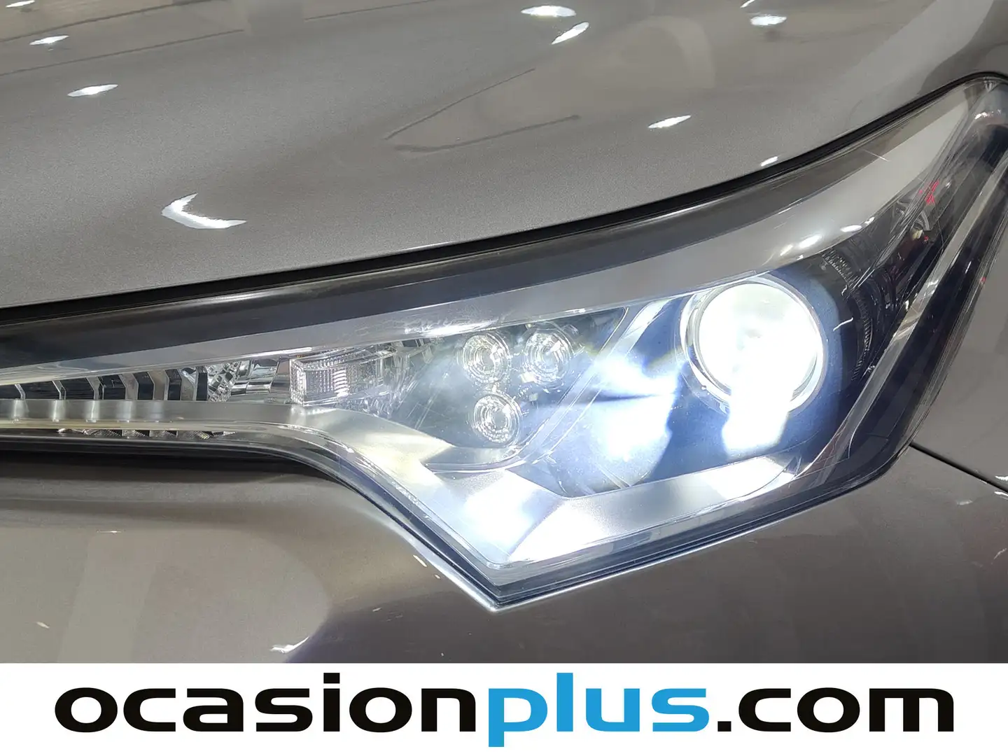 Foto Toyota C-HR Toyota C-HR 1.8 125H Advance (122 CV)