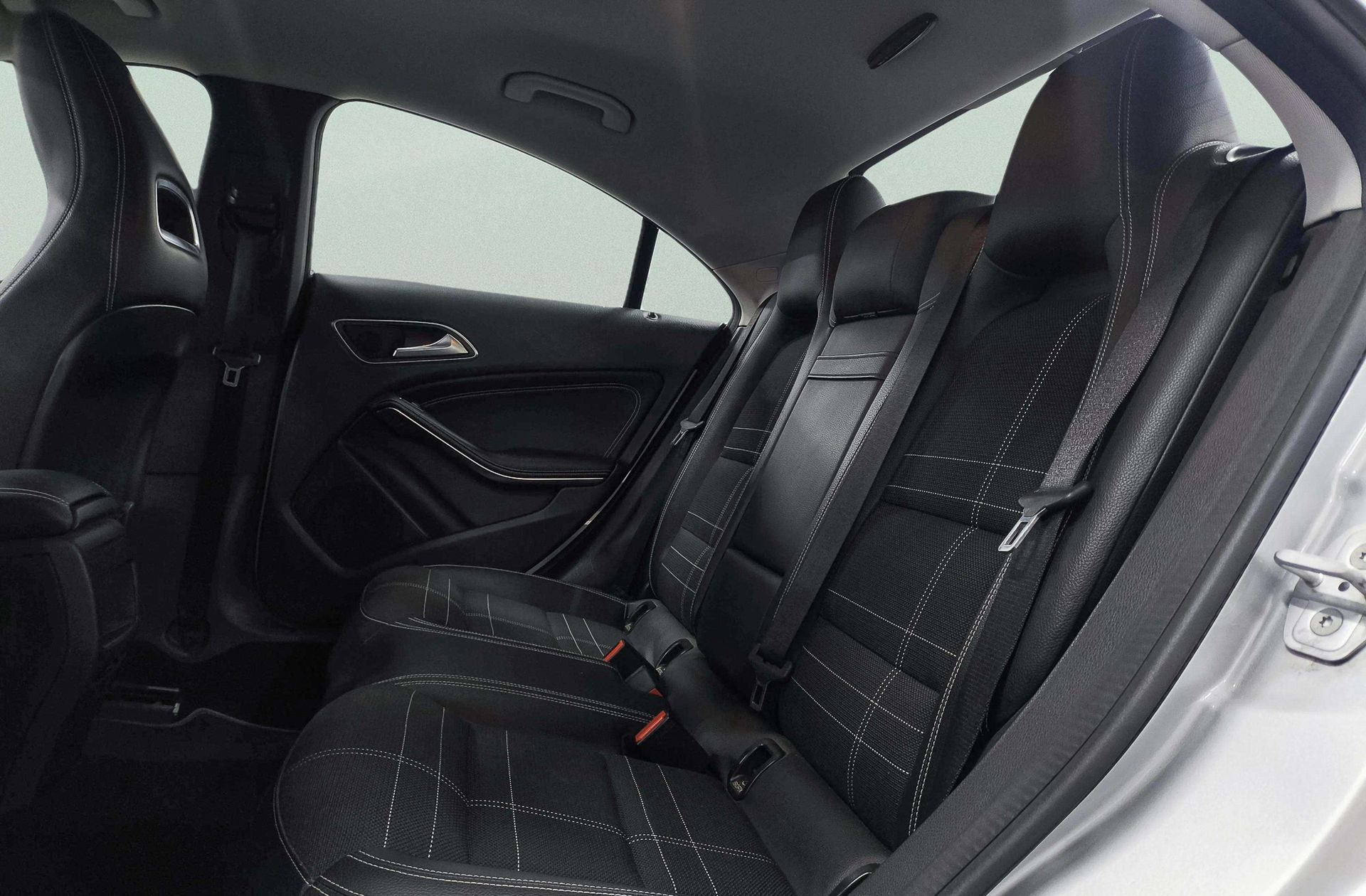 Mercedes-Benz CLA 200 - foto 11
