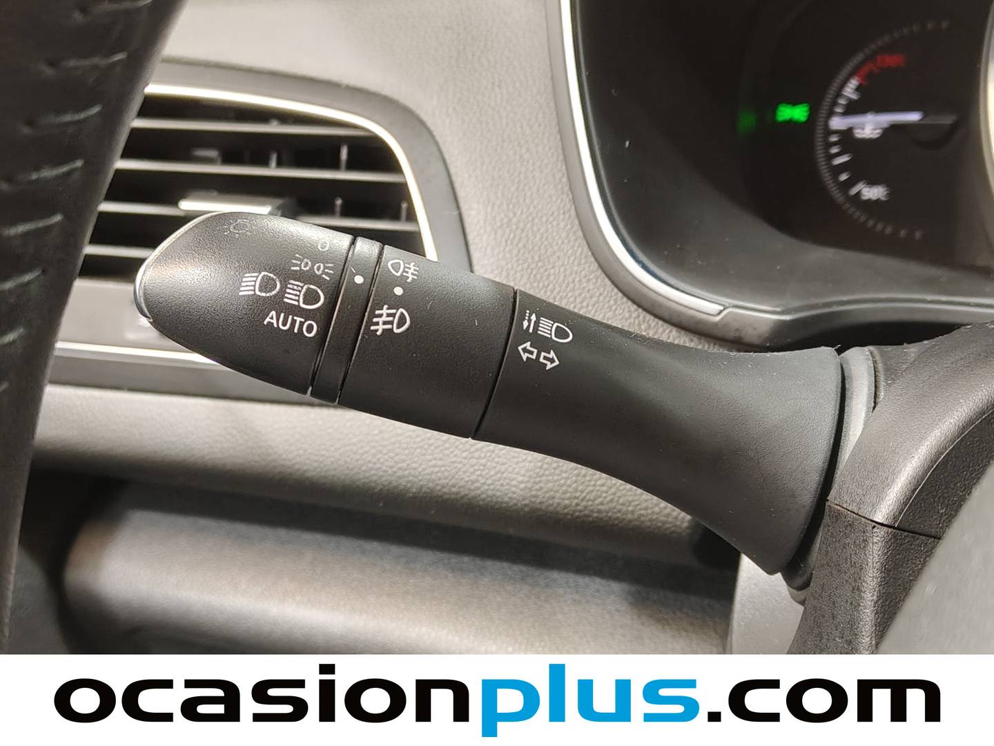 Foto Renault Mégane Renault Megane Zen TCe (140 CV) GPF