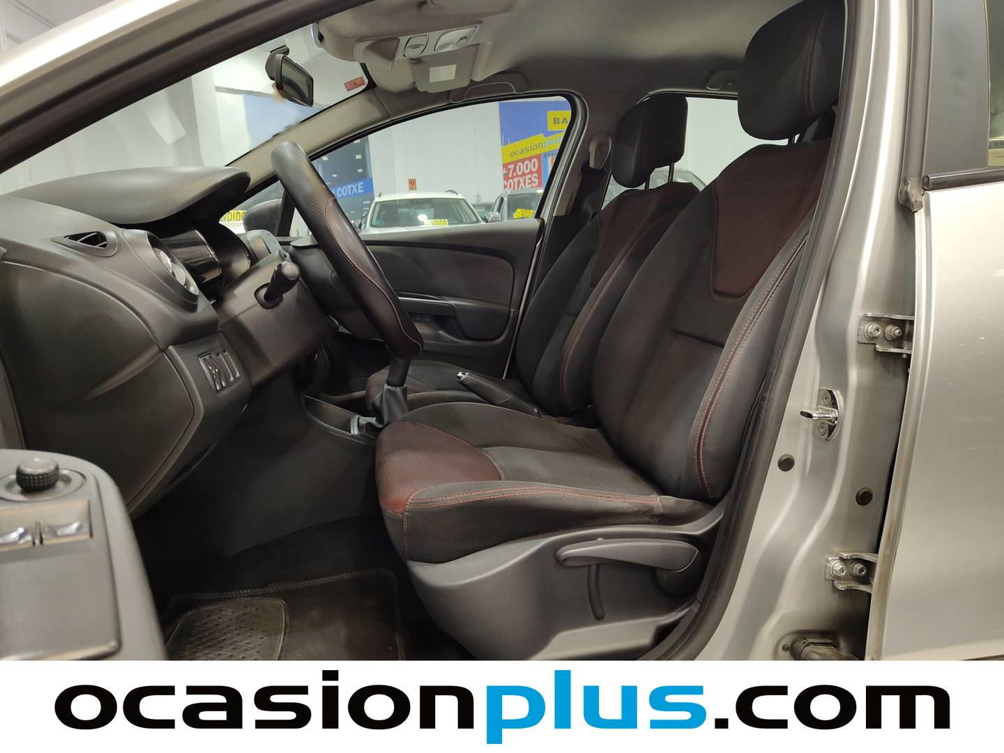 Foto asientos delanteros Renault Clio Renault Clio Business dCi (75 CV)