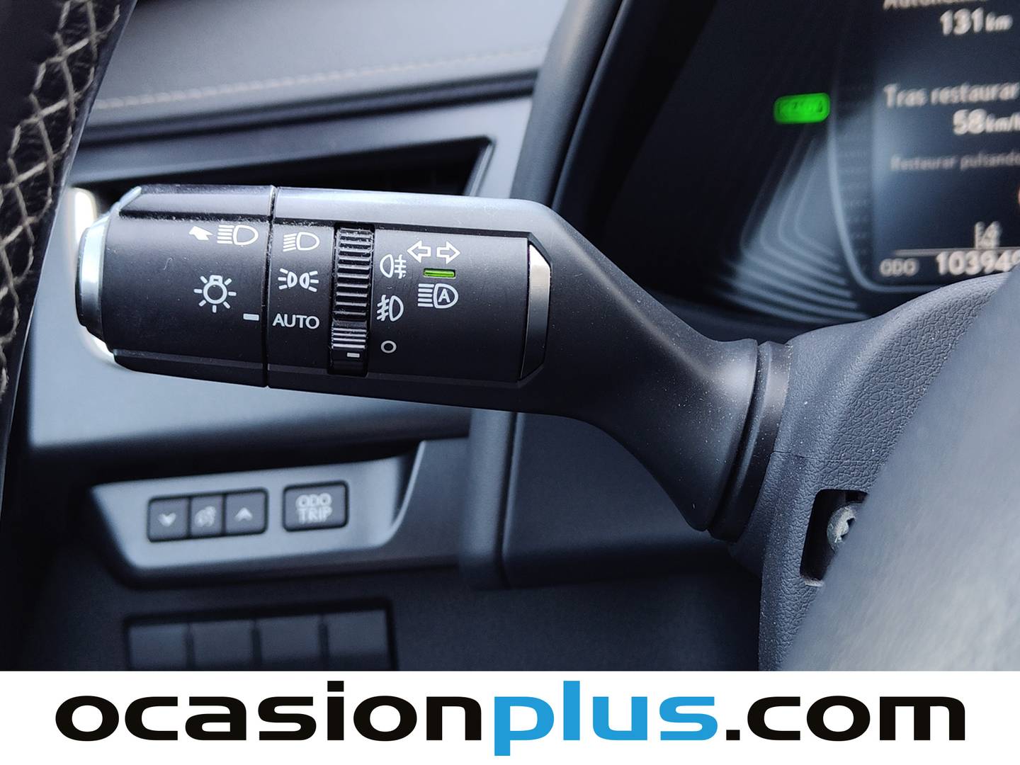 Acabados Lexus UX Lexus UX 250h Business 2WD (184 CV)