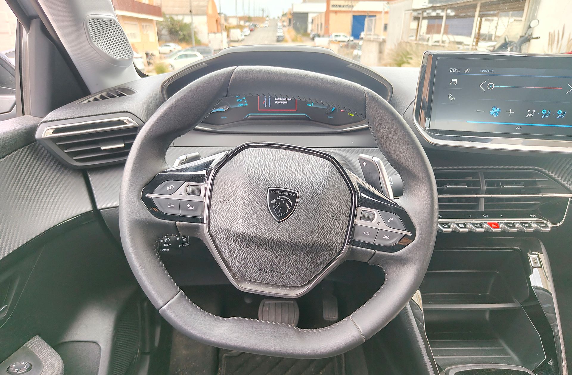 Peugeot 208 Style Hybrid 100 eDCS6 - foto 19