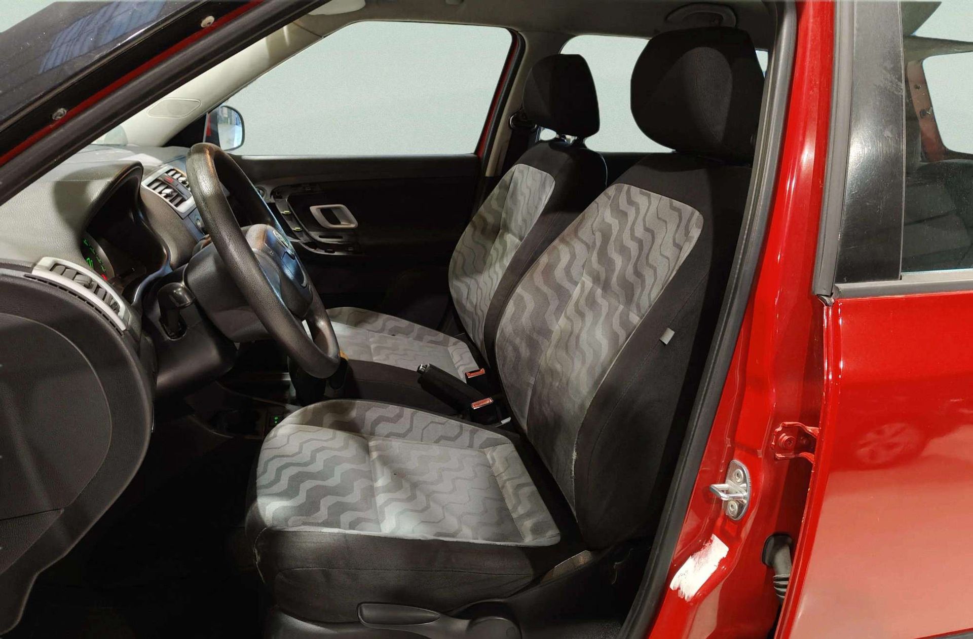 Škoda Fabia 1.2 Young - foto 7
