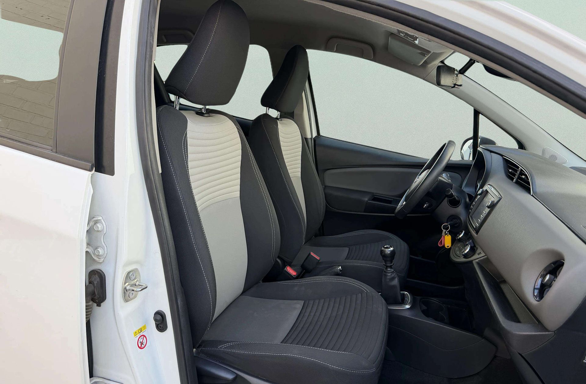 Toyota Yaris 1.5 Active - foto 14
