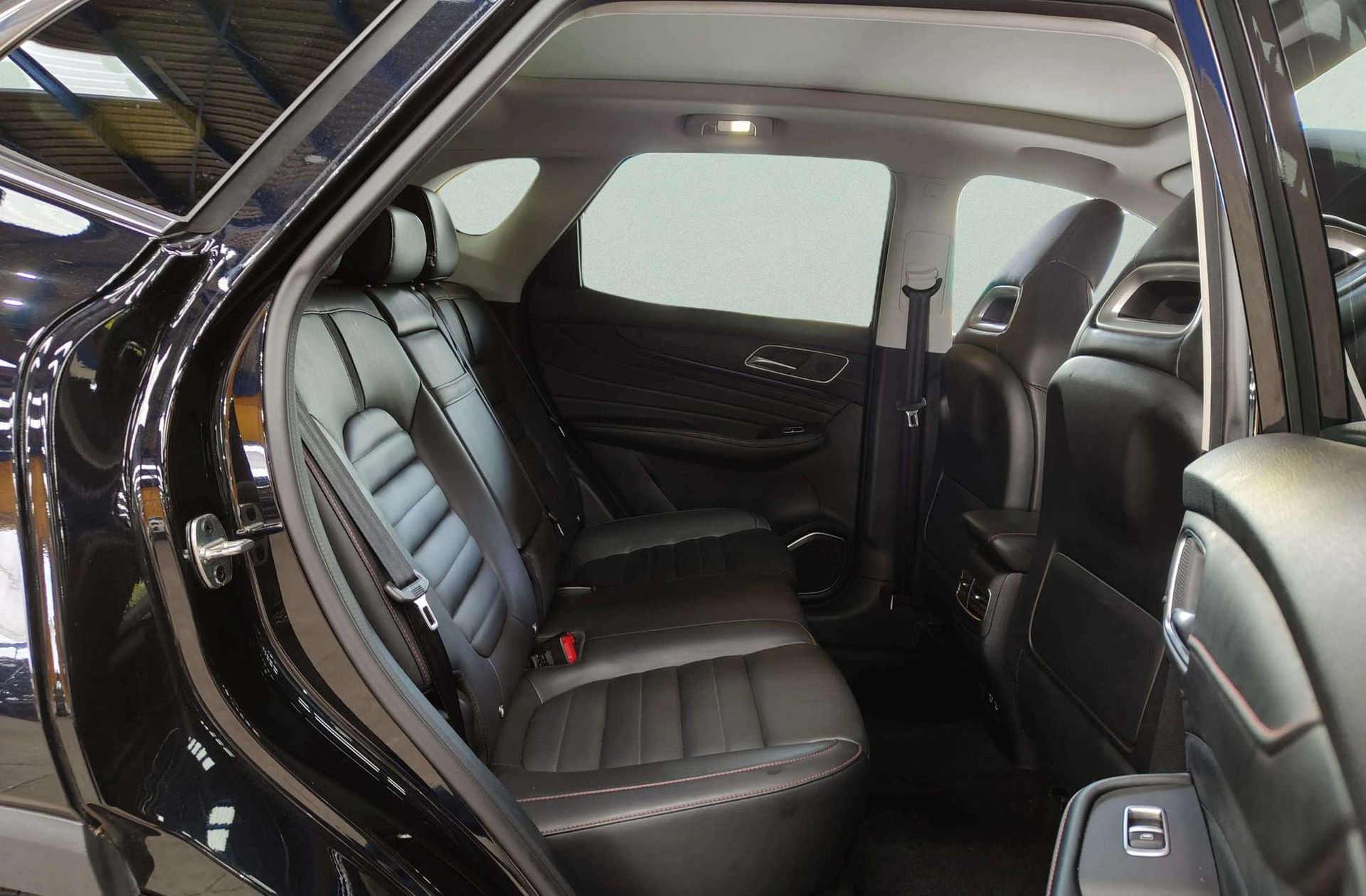 MG HS 1.5 Turbo GDI Luxury - foto 24