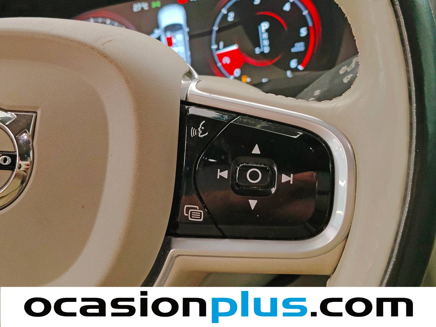 Volvo XC90 Volvo XC90 D5 Momentum AWD Auto (235 CV) 7 Plazas km 0