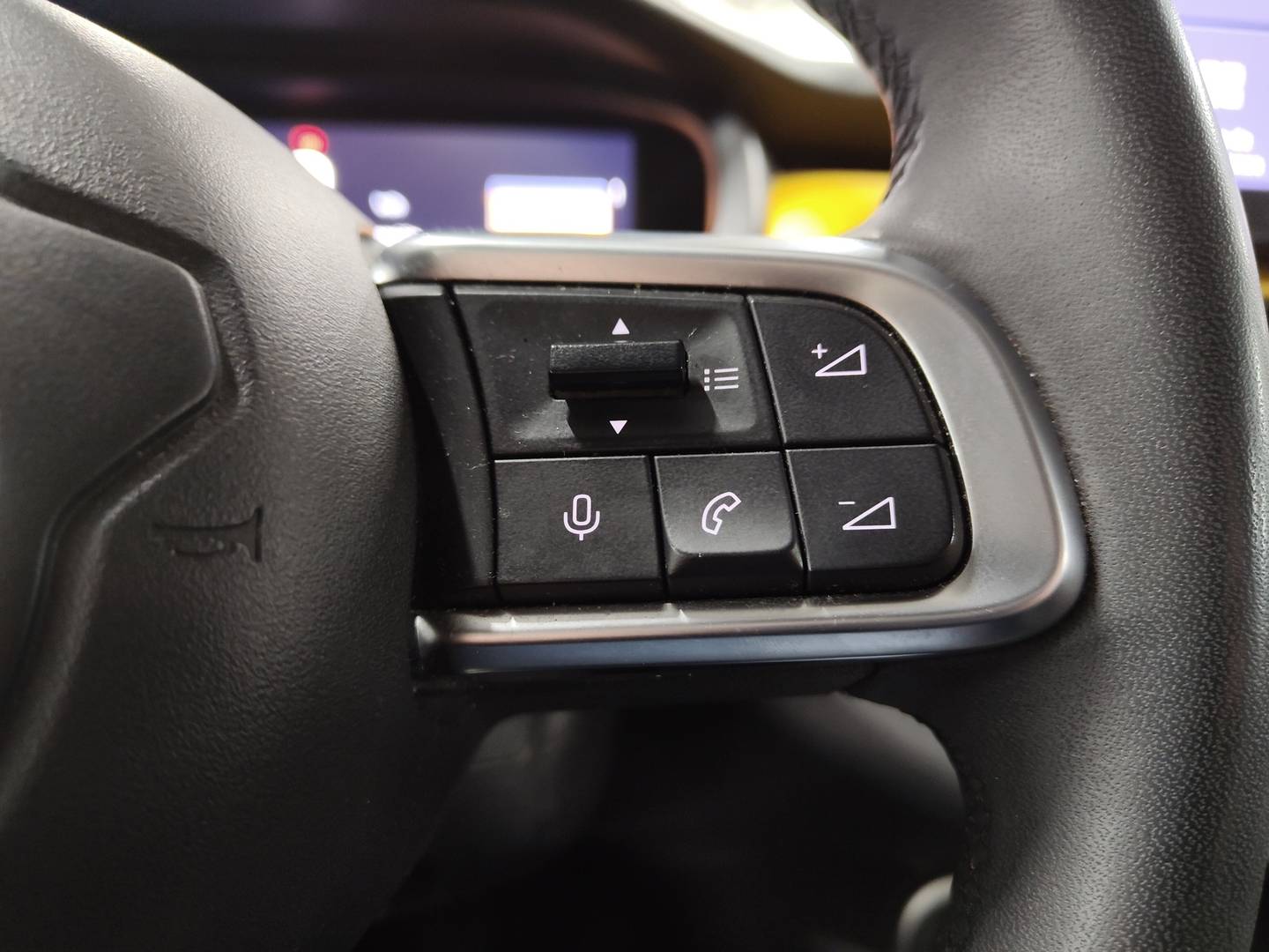 Foto Jeep Avenger Jeep Avenger 1.2 G Summit (100 CV)