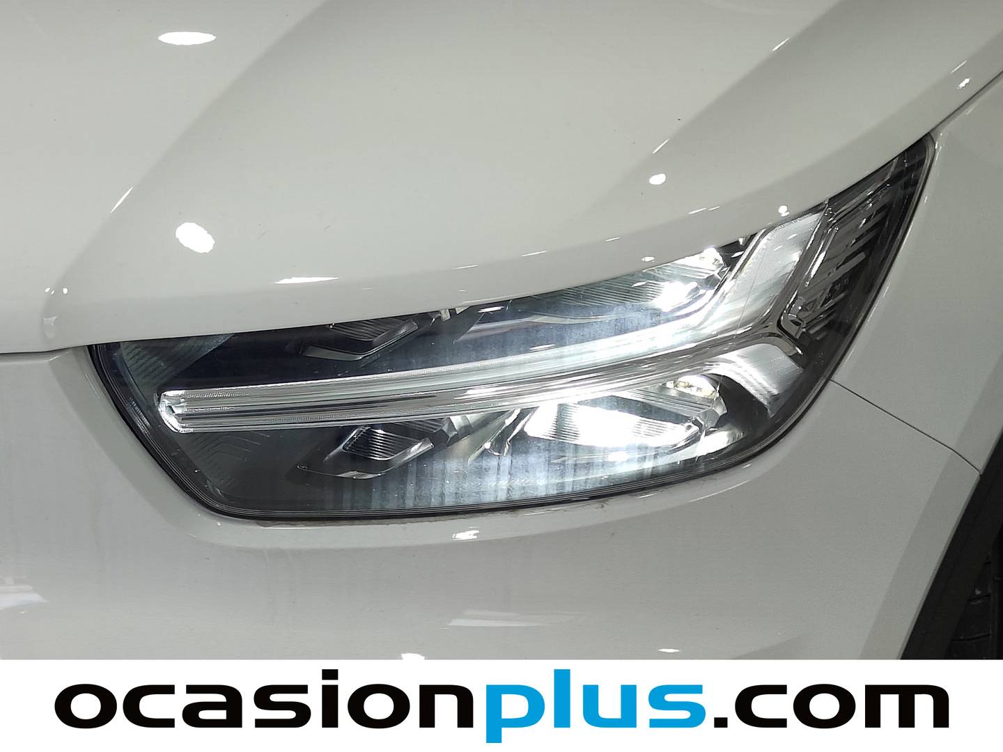 Foto Volvo XC40 Volvo XC40 T2 Momentum Core Auto (129 CV)