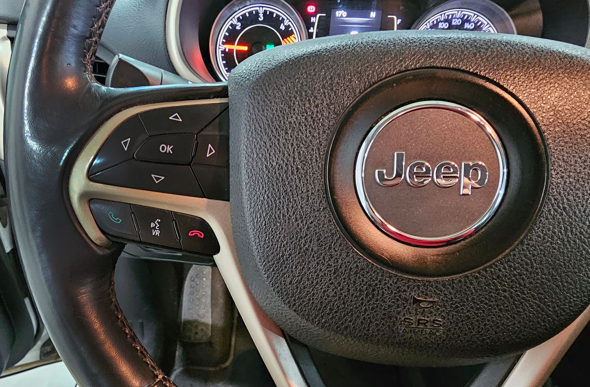 Jeep Cherokee 2.0 Diesel Longitude 4x2 - foto 29