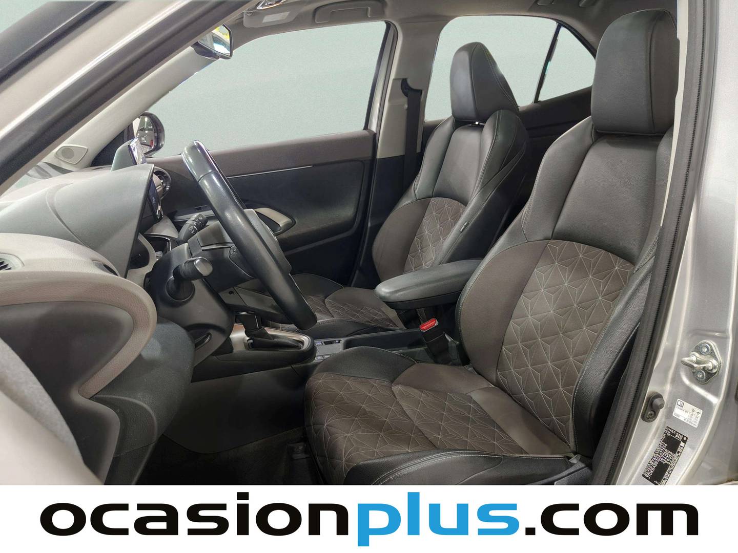Foto asientos delanteros Toyota Yaris Cross Toyota Yaris Cross 120H Style Plus (116 CV)