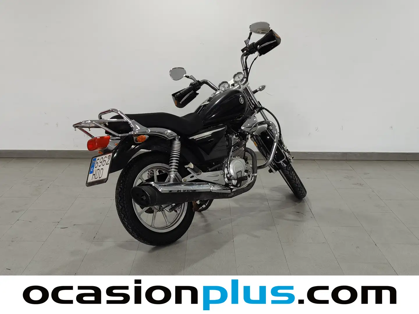 Foto Yamaha YB 125 Yamaha YB 125 (11 CV)