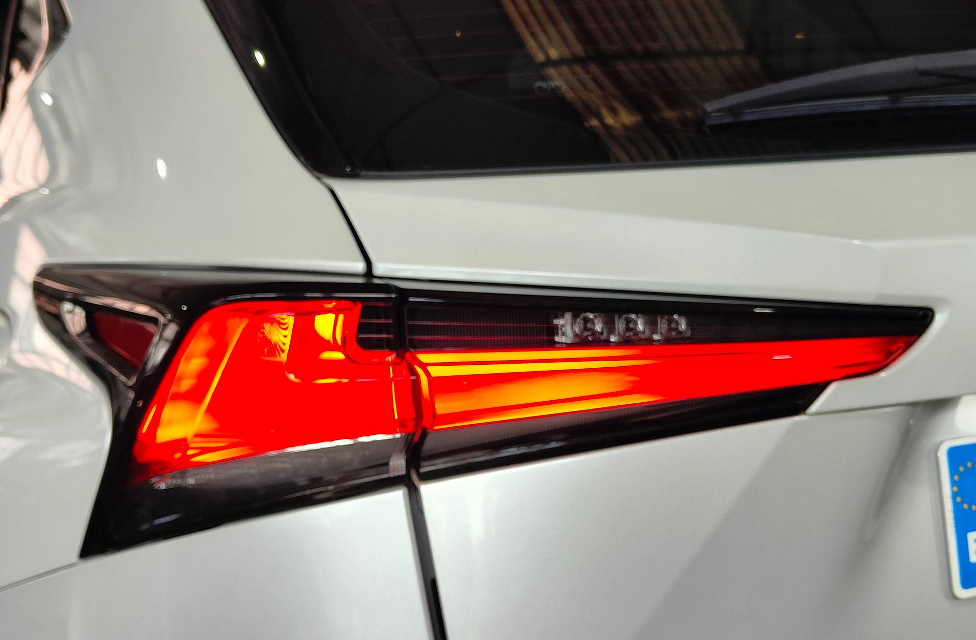 Lexus NX 300h Business Navigation 2WD - foto 16