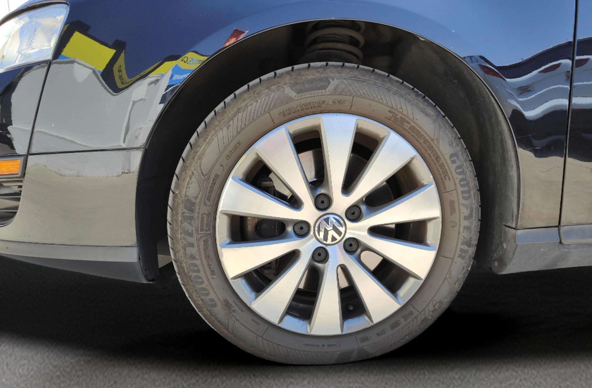 Volkswagen Passat 2.0 TDI DPF Edition Plus - foto 35