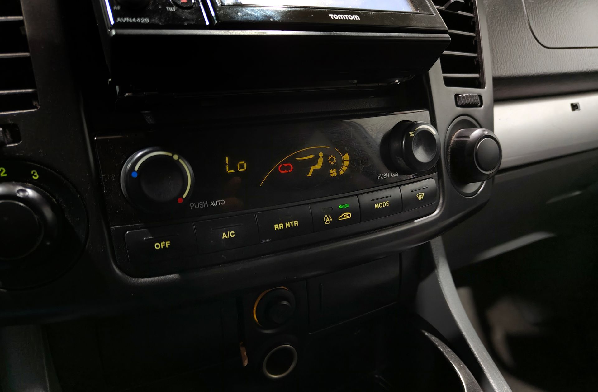 SsangYong Rodius 270 Xdi Limited - foto 29