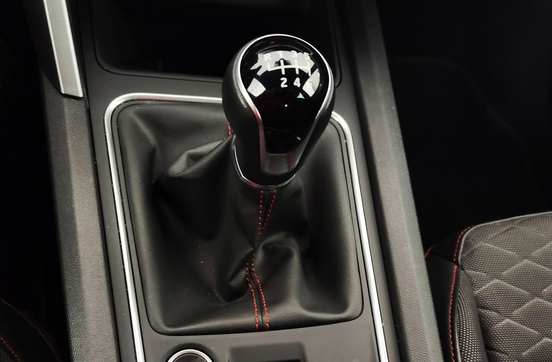 SEAT León ST 2.0 TDI FR XL - foto 5