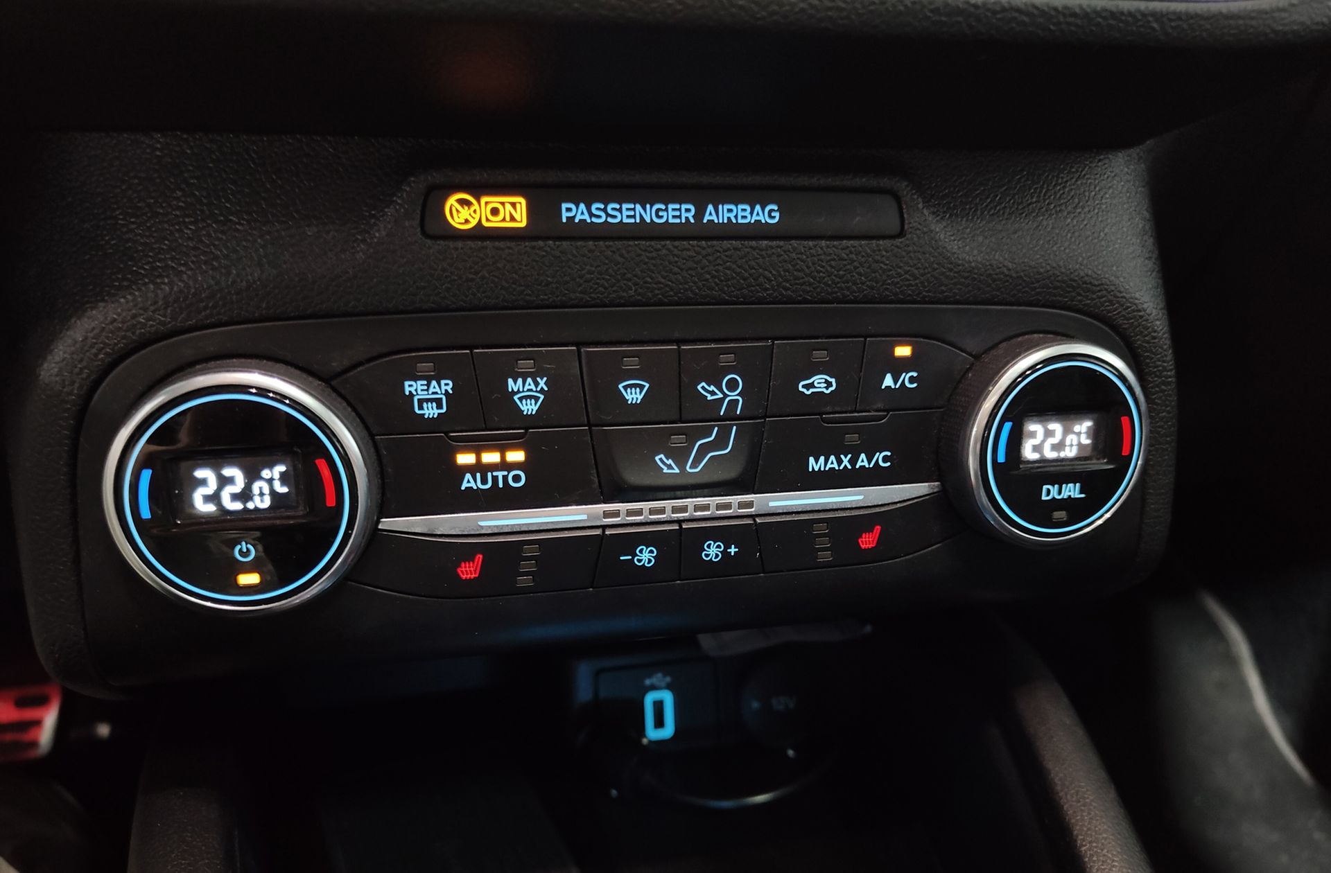 Ford Focus 2.0 EcoBlue Active - foto 32