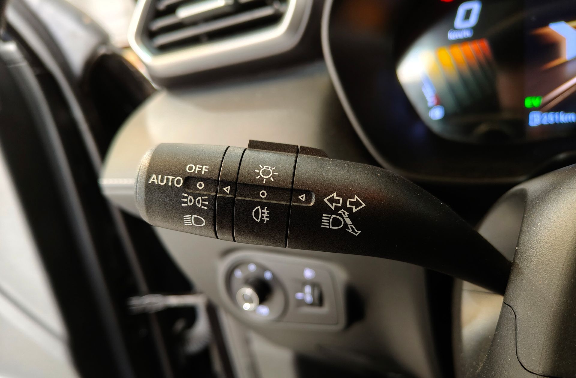 MG ZS 1.5 Hybrid+ Luxury - foto 29