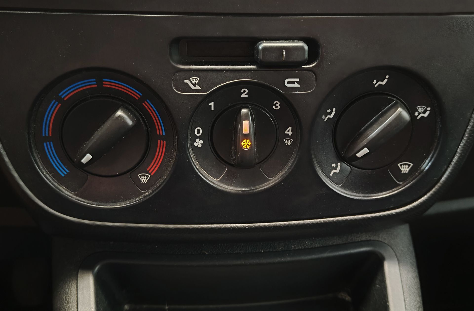 Fiat Fiorino Furgon 1.3 MultiJet Base - foto 24