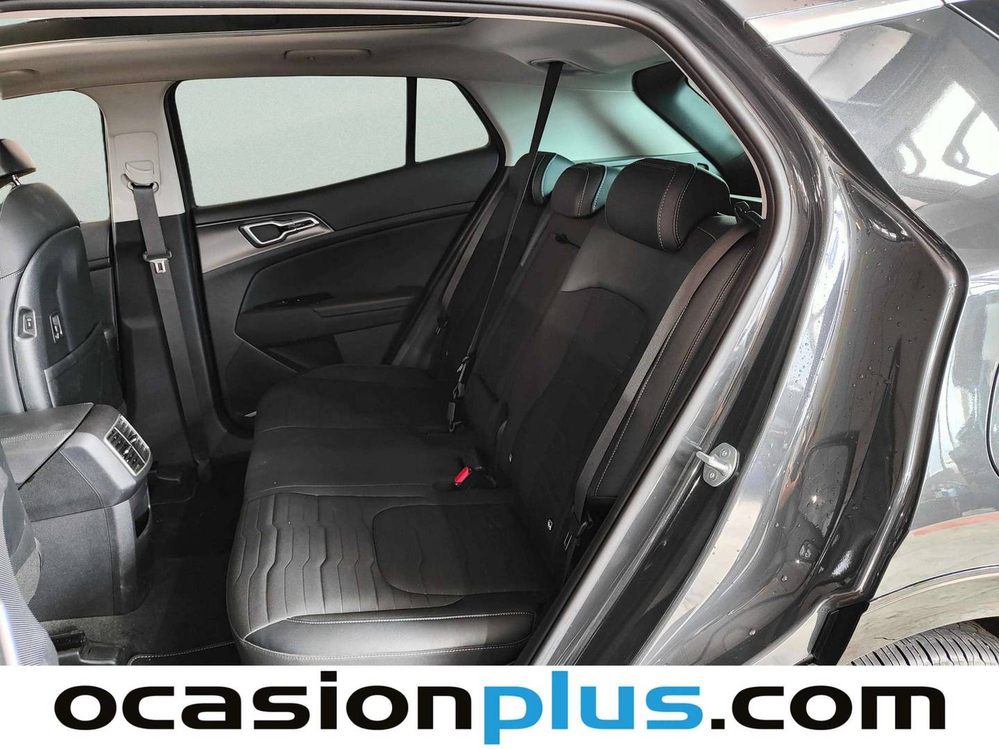 Foto asientos traseros KIA Sportage KIA Sportage 1.6 T-GDi HEV Tech 4x2 Auto (230 CV)