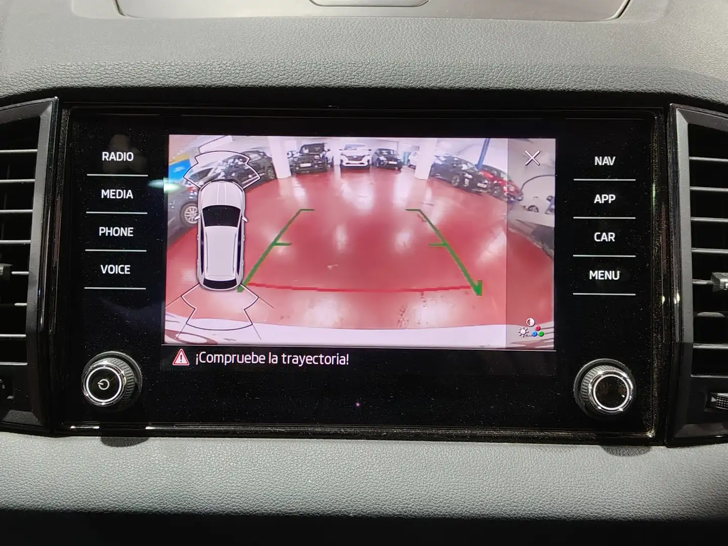 Foto Skoda Karoq Skoda Karoq 1.5 TSI ACT Sportline DSG (150 CV)