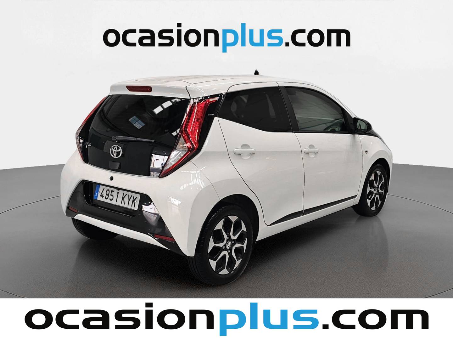 Foto trasera Toyota Aygo Toyota Aygo 1.0 70 x-play (72 CV) derecha