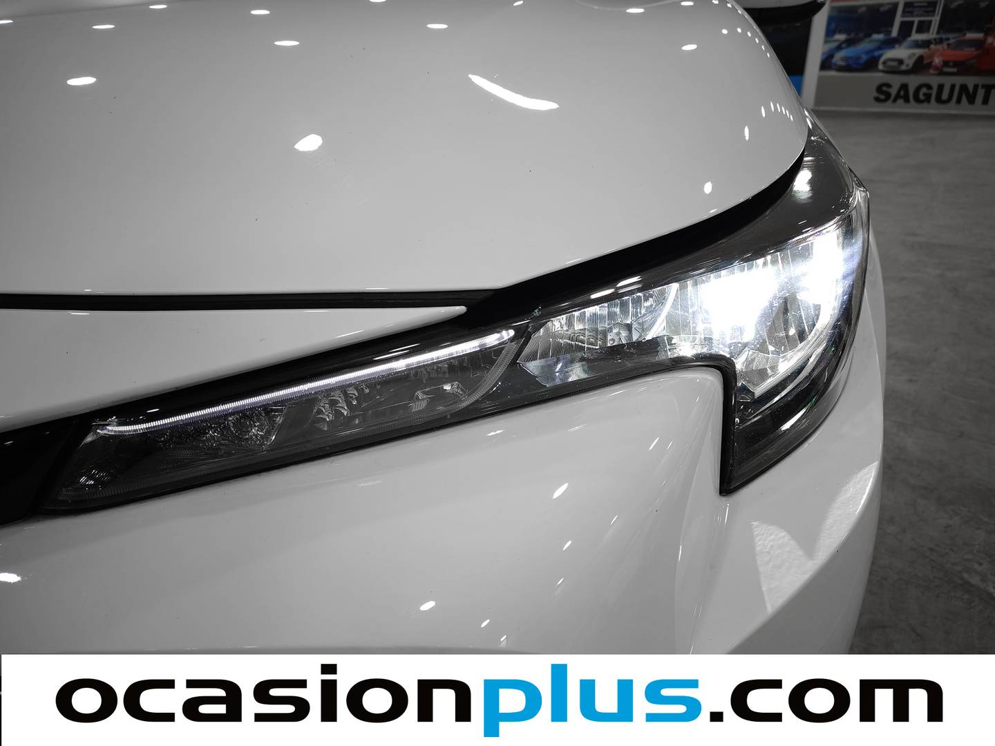 Equipamiento del Toyota Corolla Toyota Corolla Sport 125H Business E-CVT (122 CV)