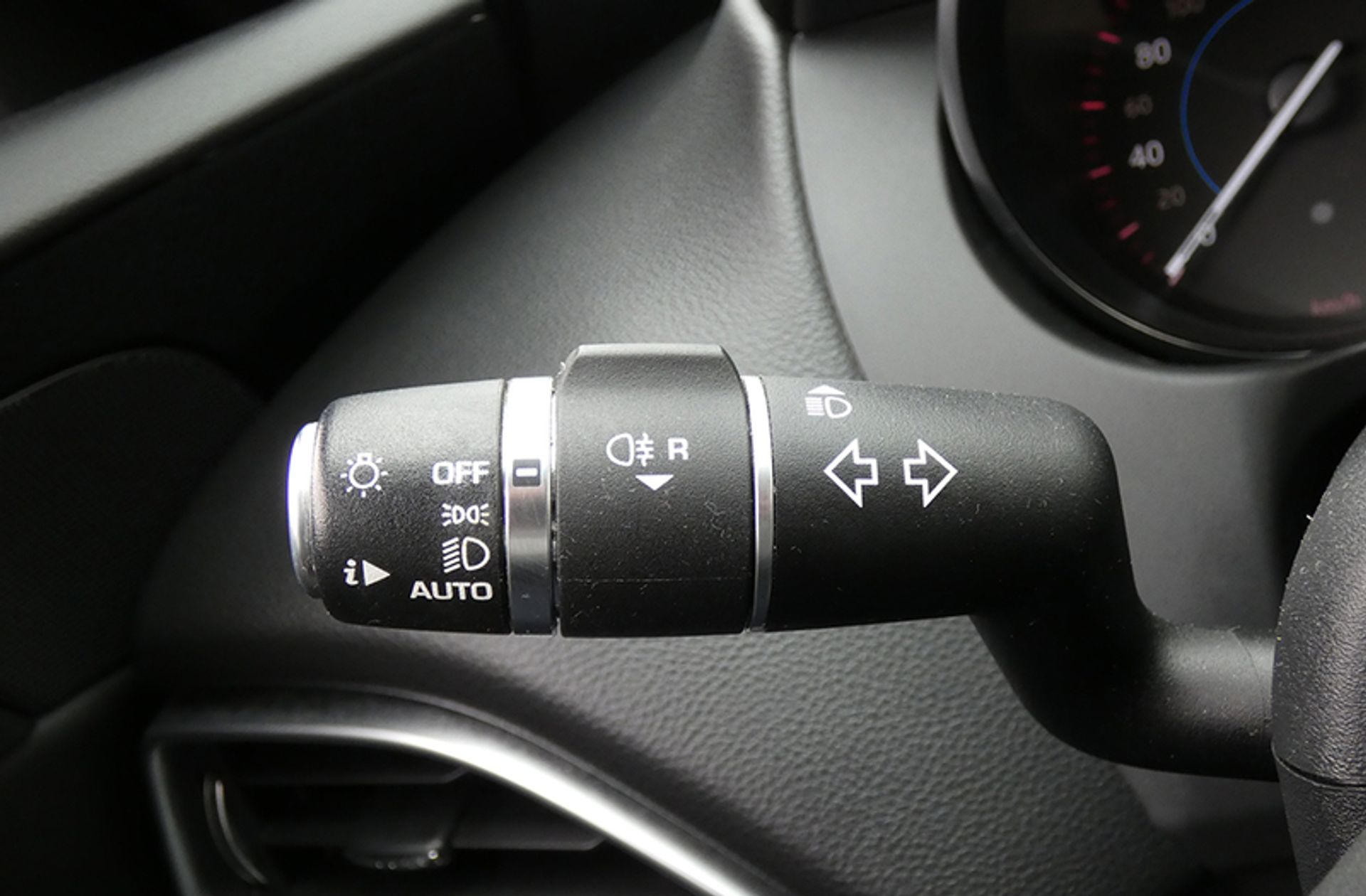 Jaguar XE 2.0 Diesel Pure RWD - foto 23