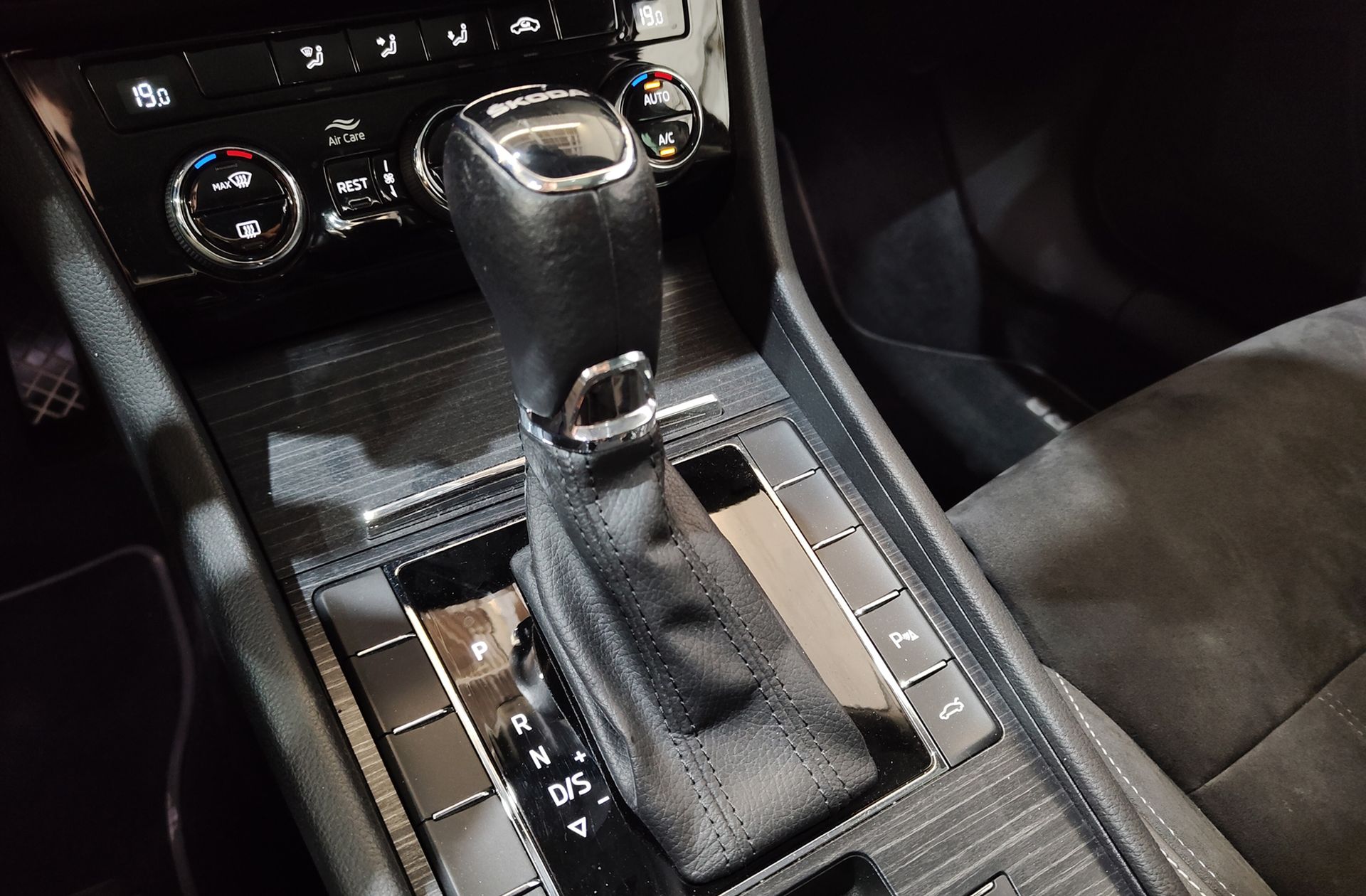 Škoda Superb 1.5 TSI Style DSG - foto 5
