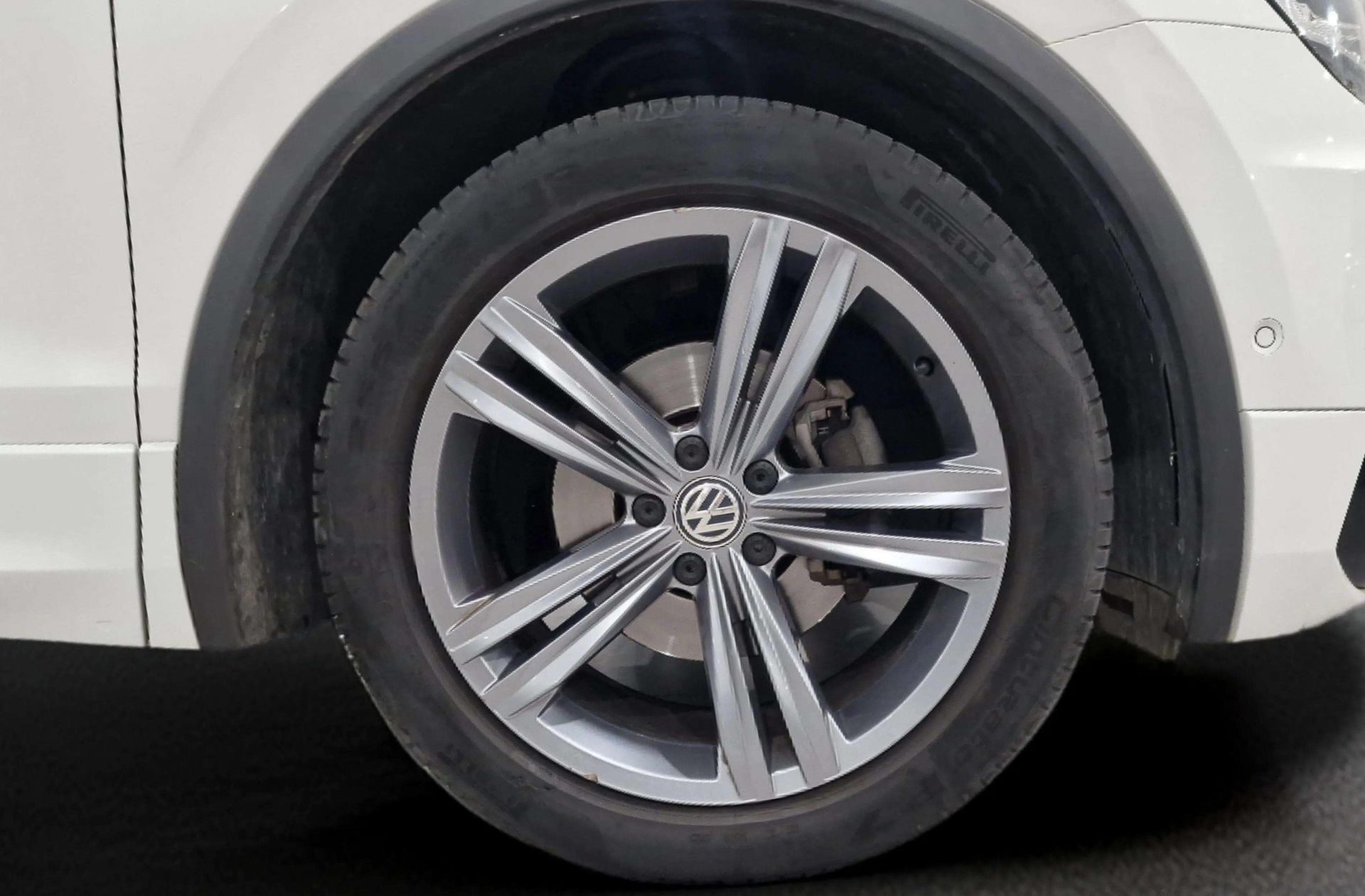 Volkswagen Tiguan Advance 2.0 TDI Pack R-Line - foto 39