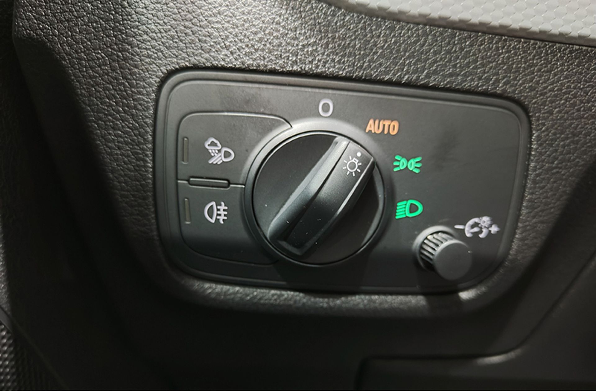 Audi Q2 design edition 1.6 TDI - foto 25