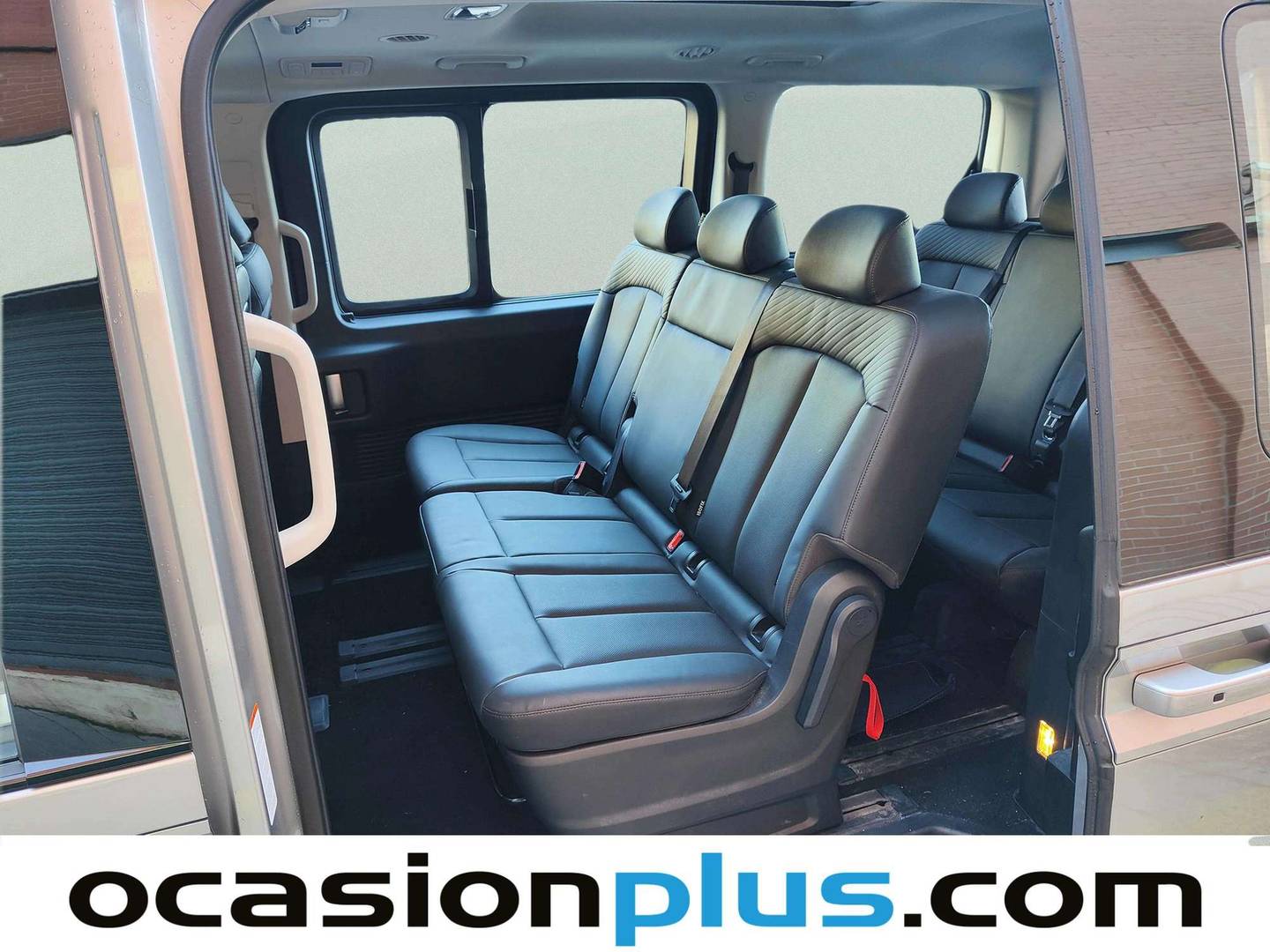 Foto asientos traseros Hyundai Staria Hyundai Staria 1.6 HEV Style 4x2 9S 6AT (225 CV) 9 Plazas