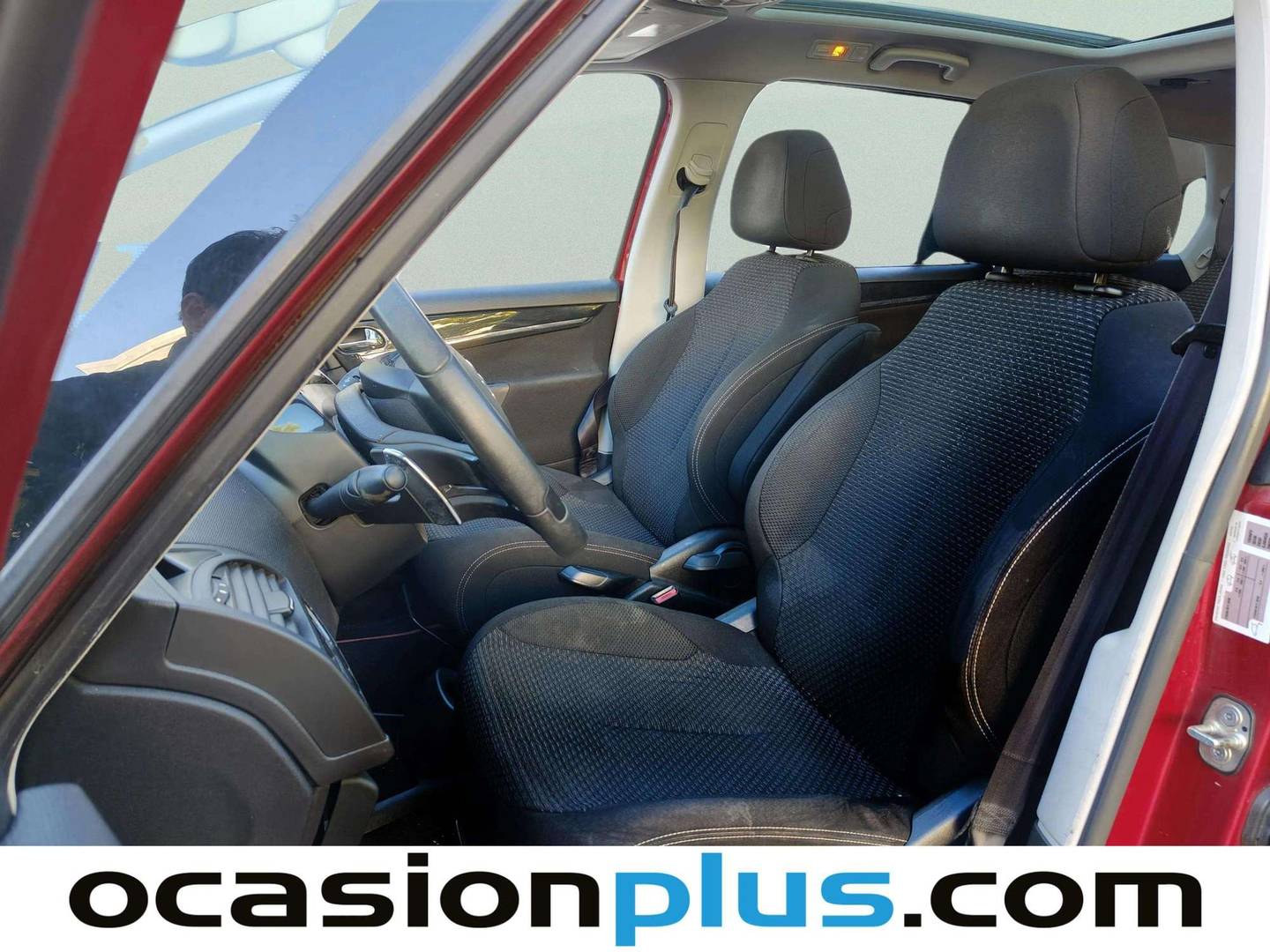 Foto asientos delanteros Citroën Grand C4 Picasso Citroën Grand C4 Picasso 1.6 HDI Millenium CMP (112 CV)