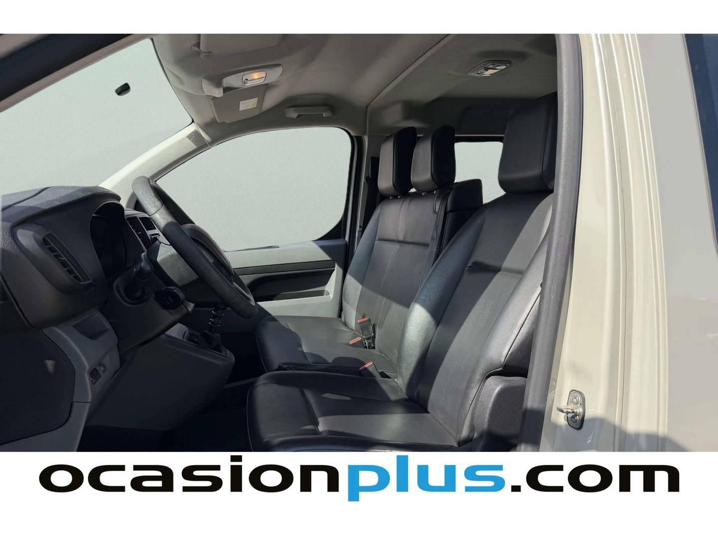 Foto asientos delanteros Peugeot Expert Peugeot Expert Furgon DC 2.0 BlueHDi 120 Pro Standard (122 CV)