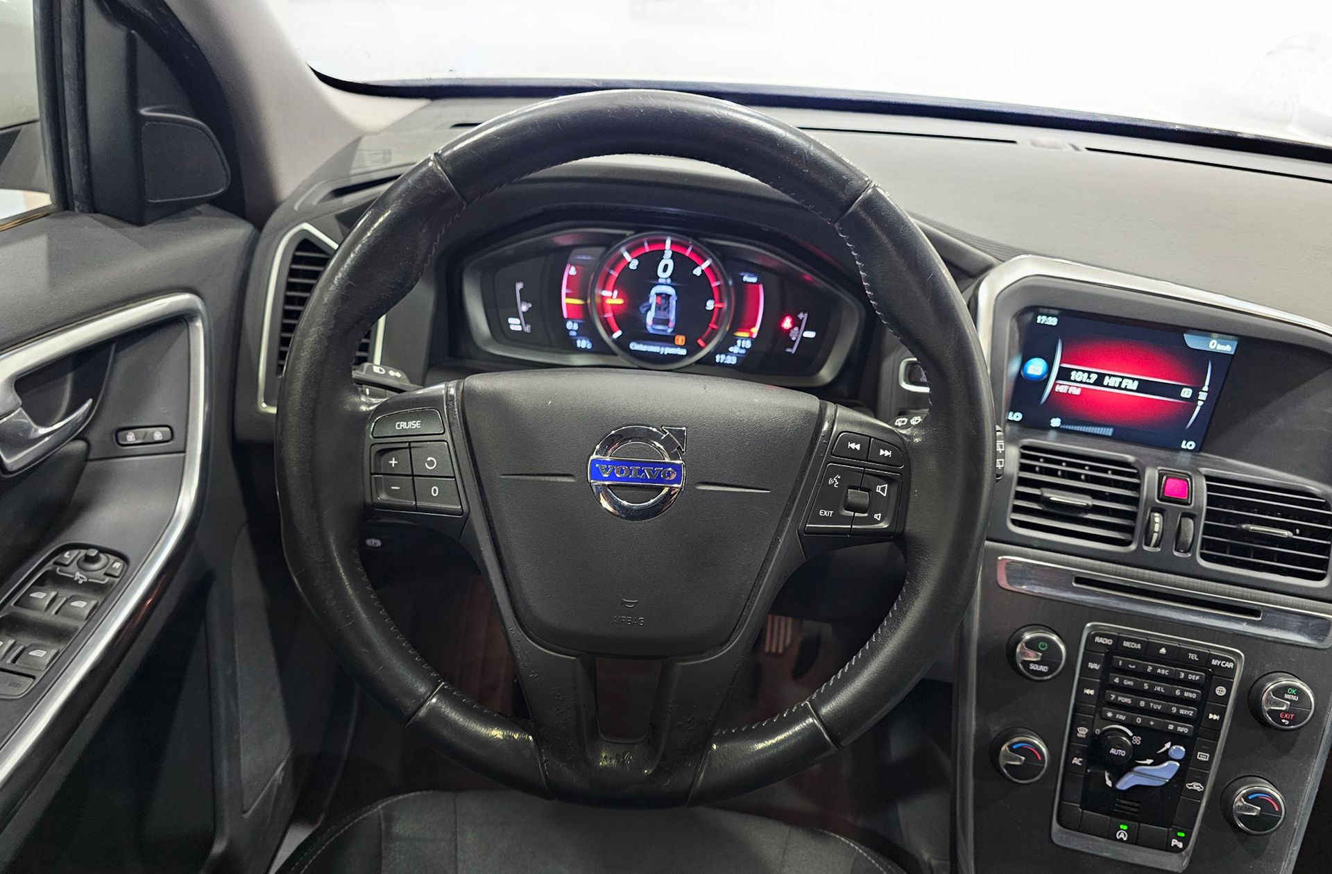 Volvo XC60 D3 Kinetic - foto 20