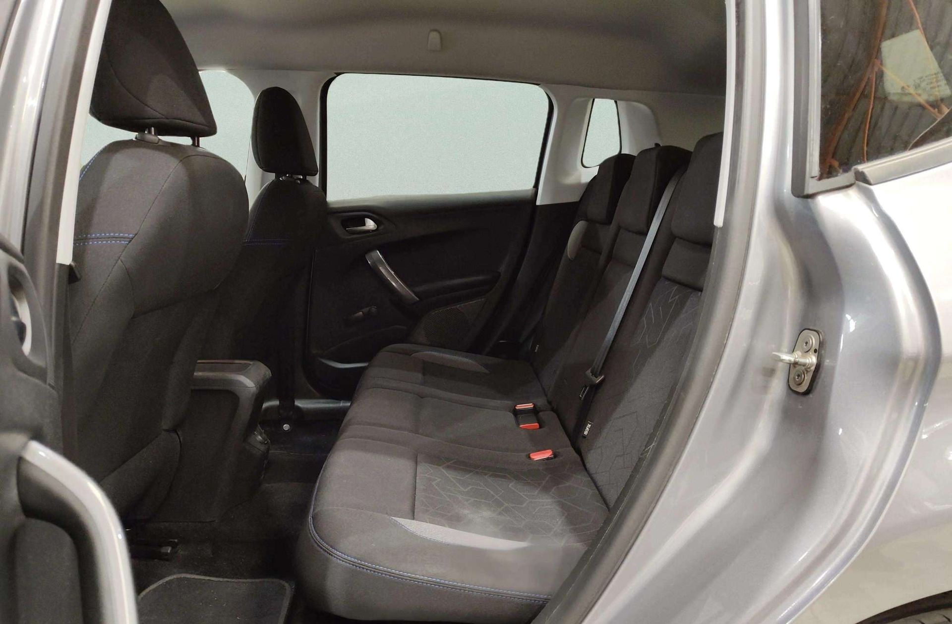 Peugeot 2008 BlueHDi 100 Style - foto 11