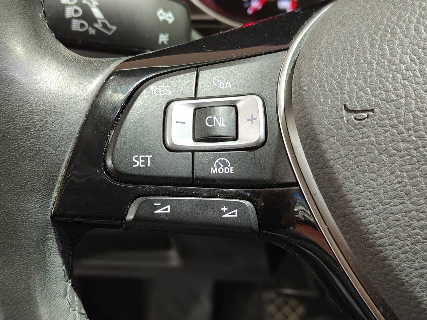 Foto Volkswagen Passat Volkswagen Passat Advance 1.6 TDI BMT (120 CV)