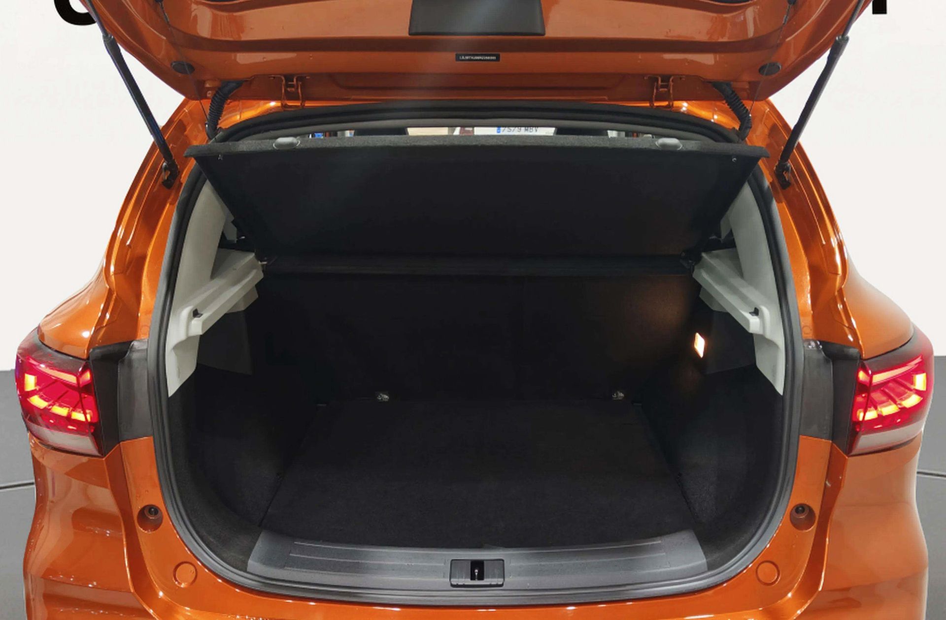 MG ZS 1.5 Luxury - foto 17