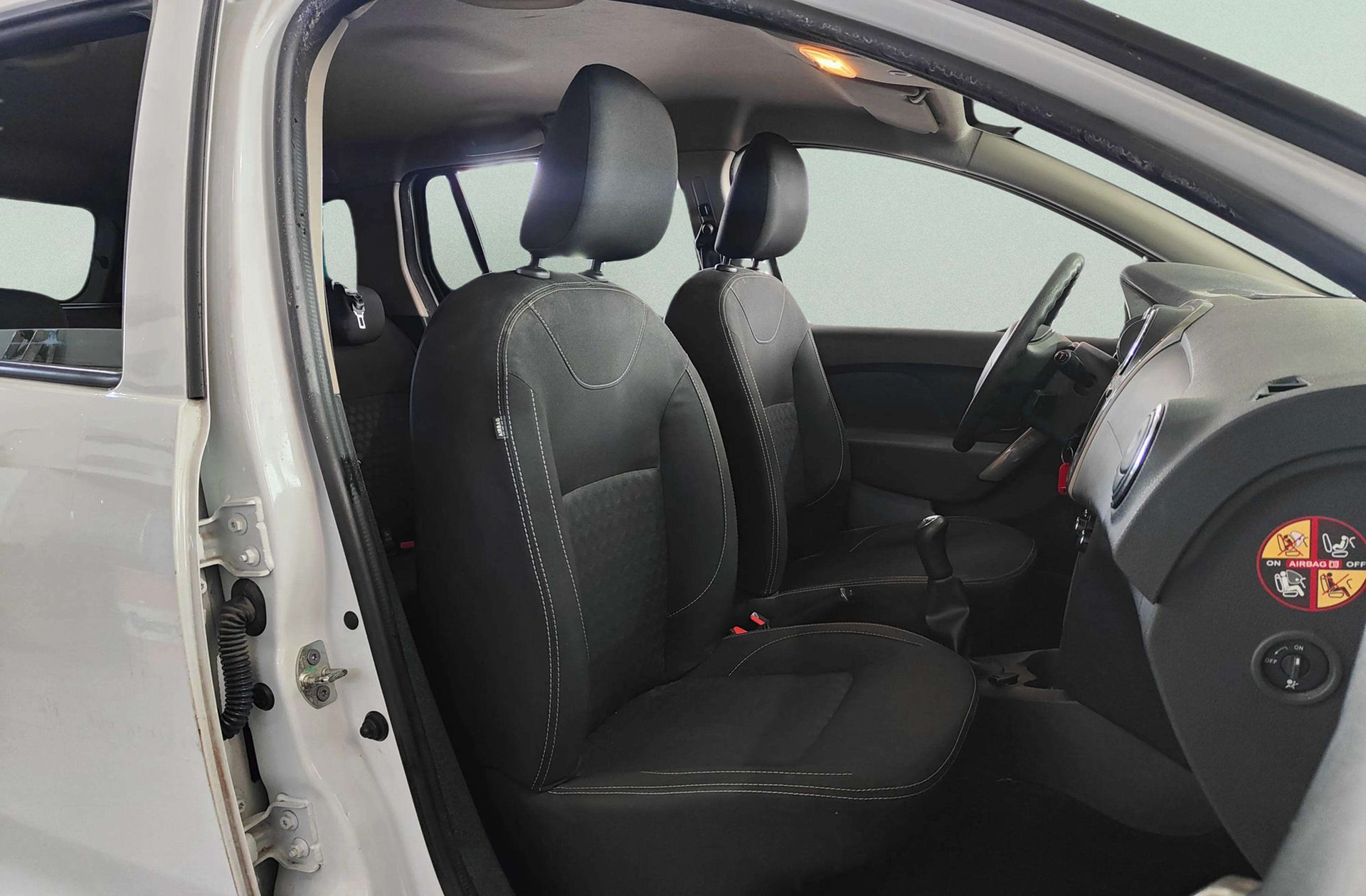 Dacia Logan MCV Laureate TCe - foto 16