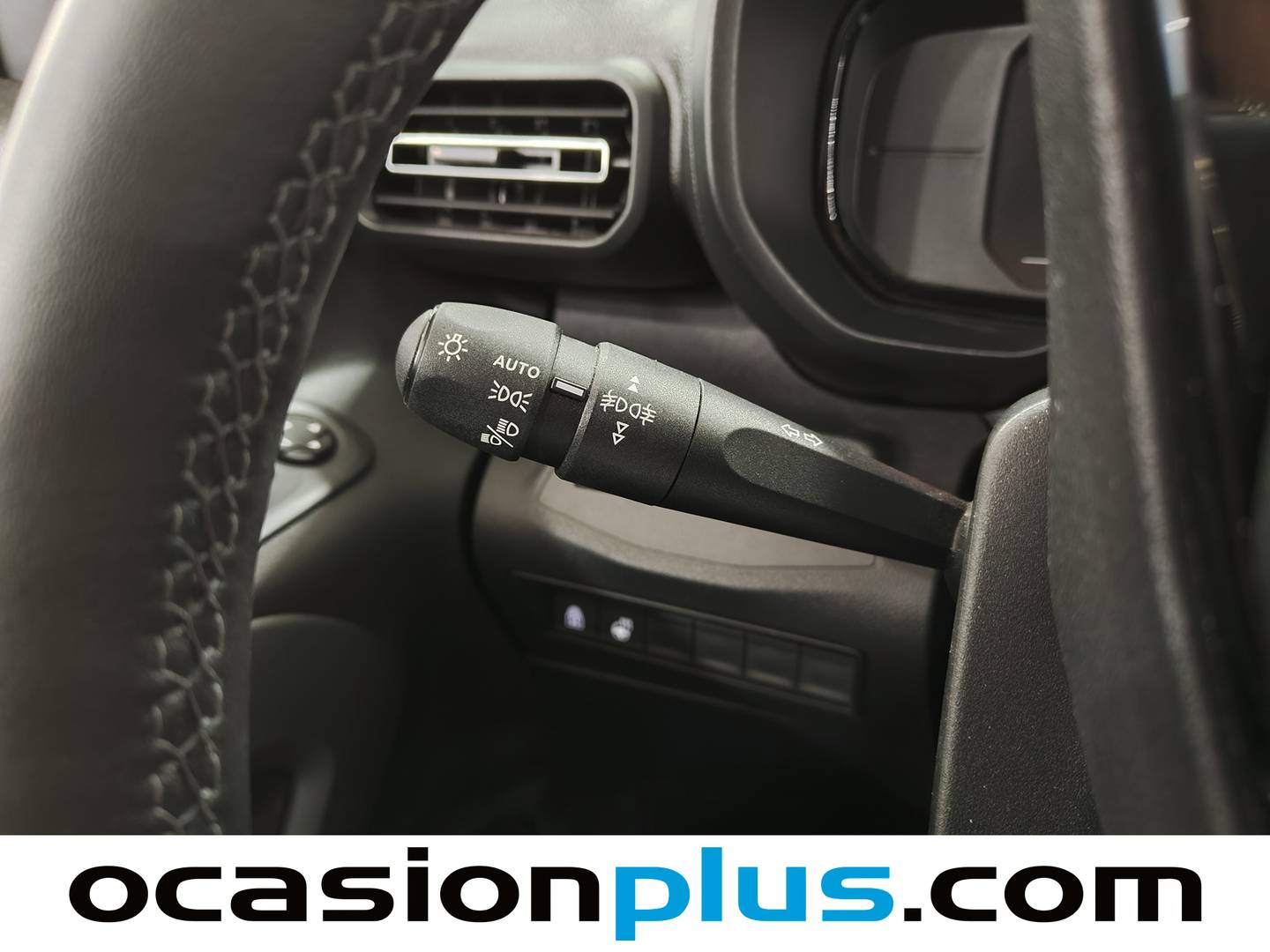 Foto Citroën Berlingo Citroen Berlingo BlueHDi 100 S&S Plus Talla M (102 CV)