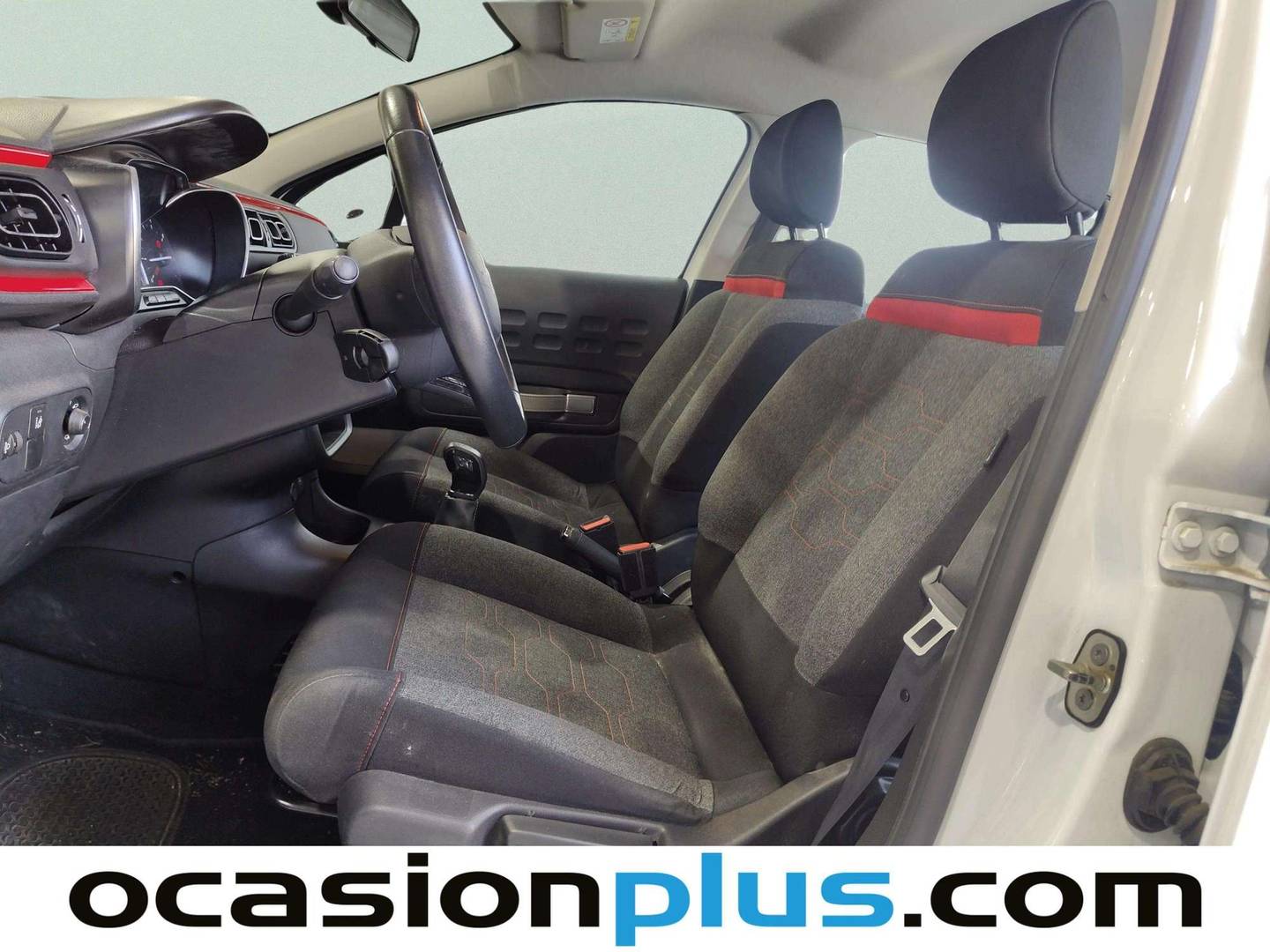 Foto asientos delanteros Citroën C3 Citroën C3 PureTech 82 Feel (83 CV)