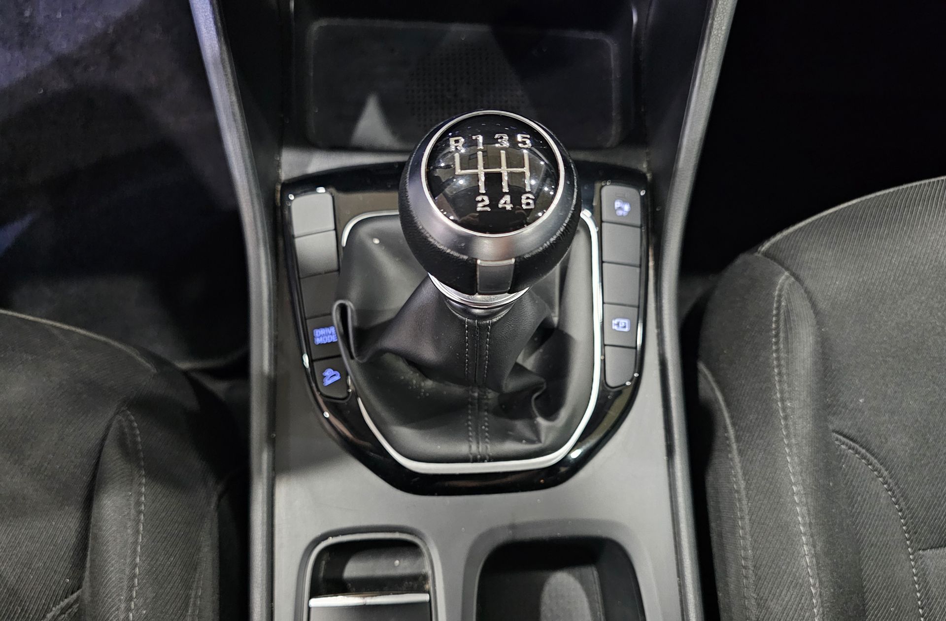 Hyundai Tucson 1.6 CRDi Maxx - foto 5
