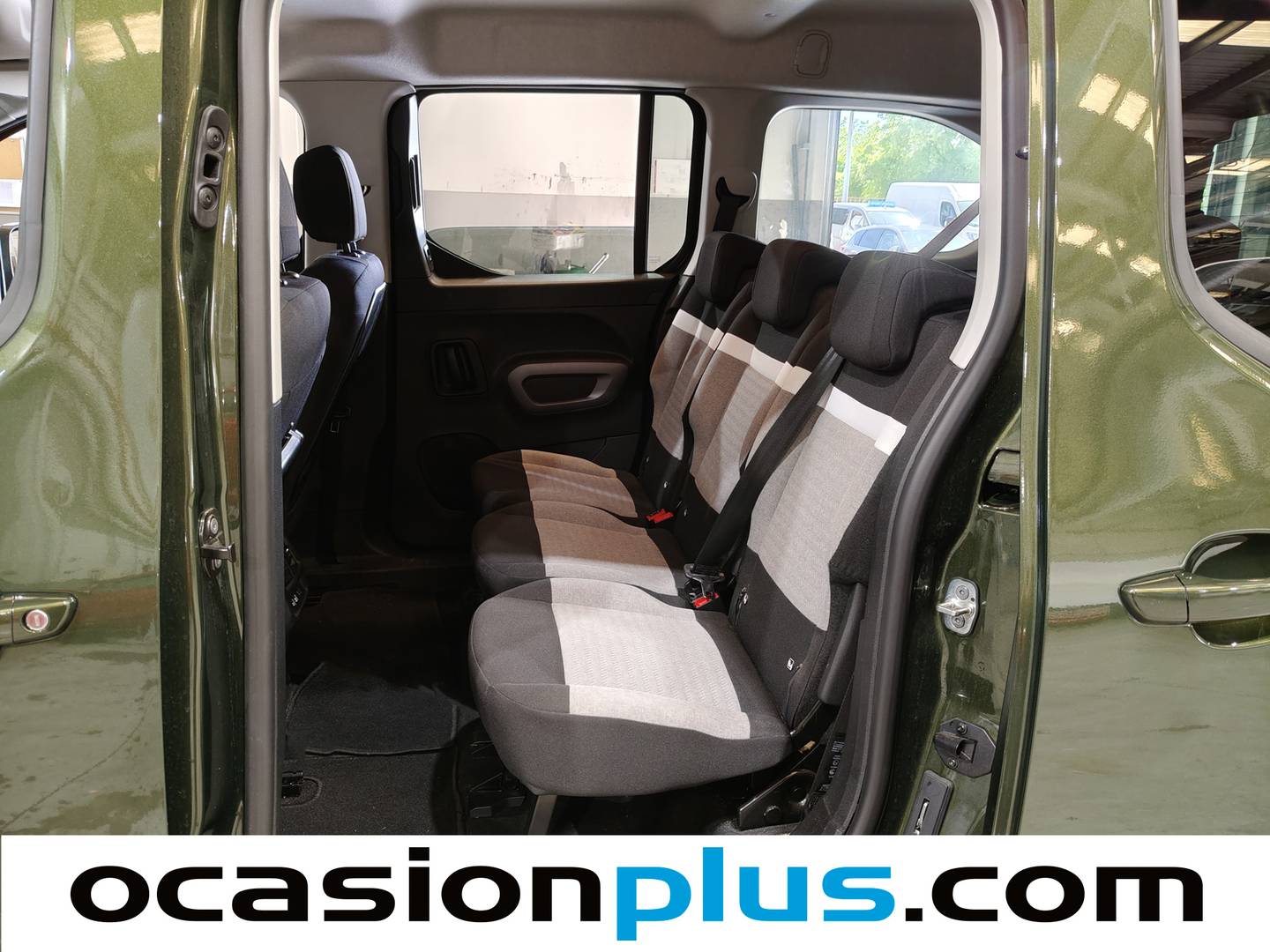 Foto asientos traseros Citroën Berlingo Citroën Berlingo BlueHDi 130 S&S Talla XL Max (130 CV) 7 Plazas