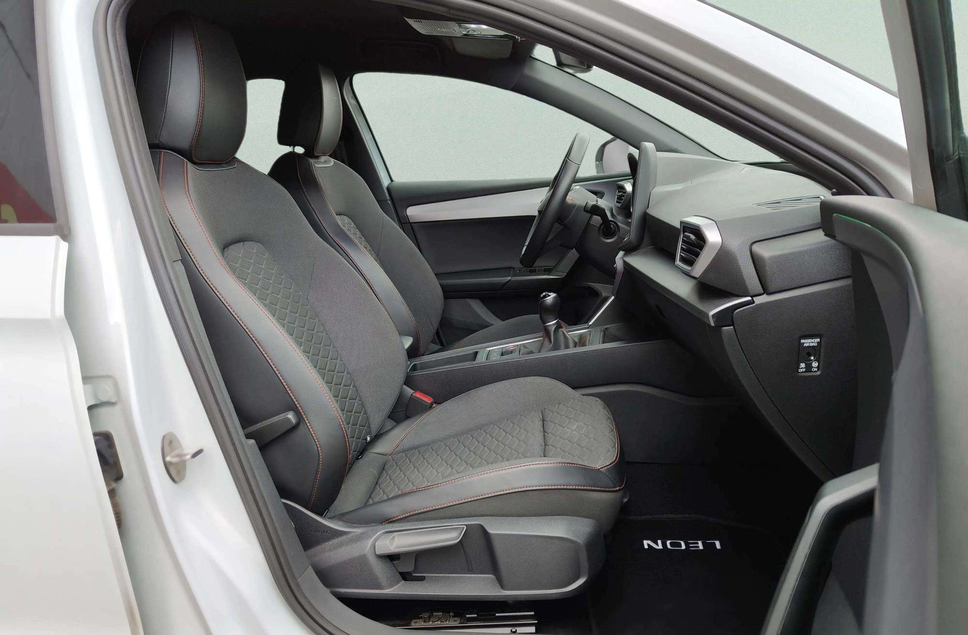 SEAT León 1.5 TSI FR 25 Aniversario - foto 27