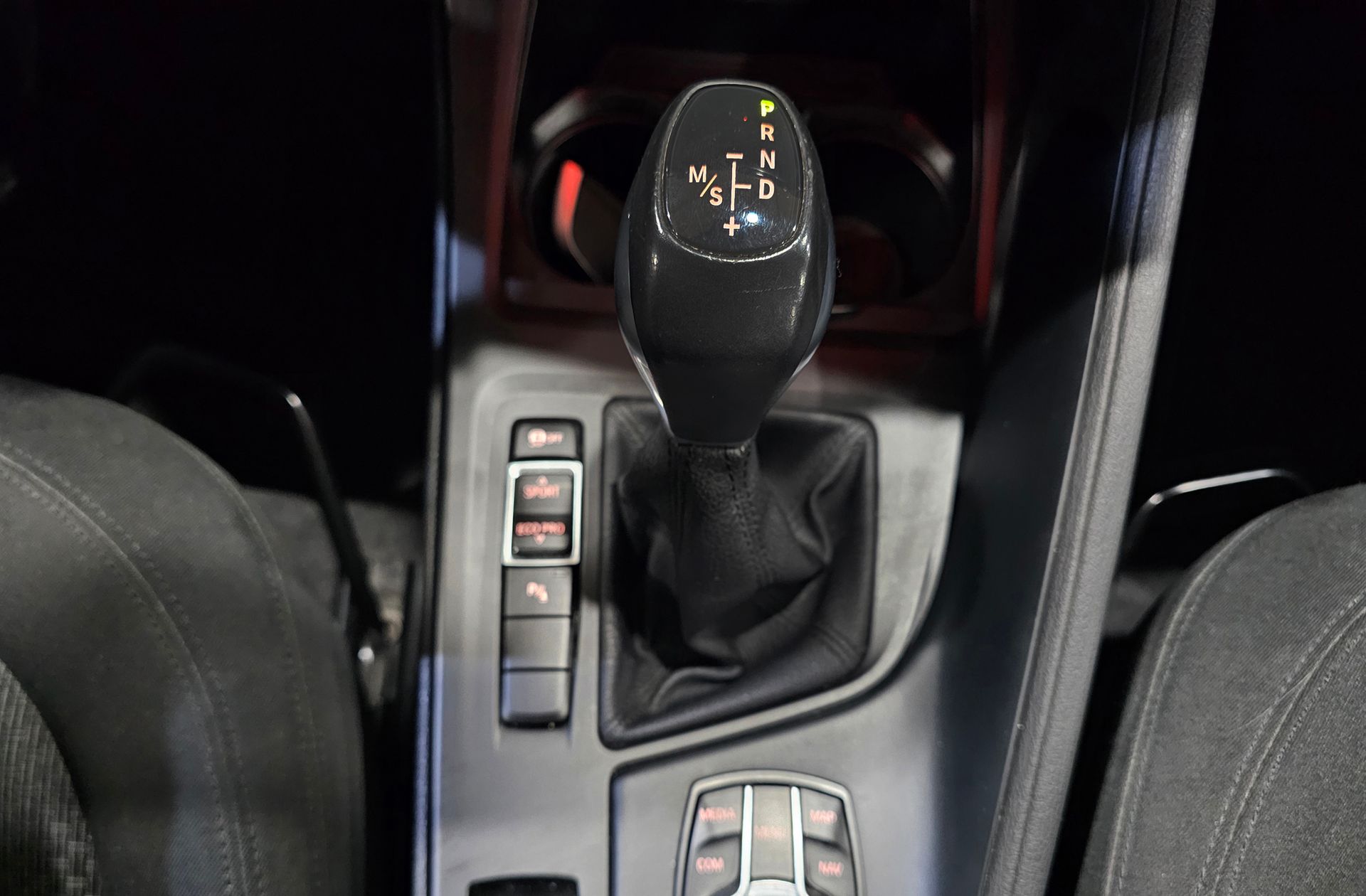 BMW X1 sDrive18d Business - foto 6