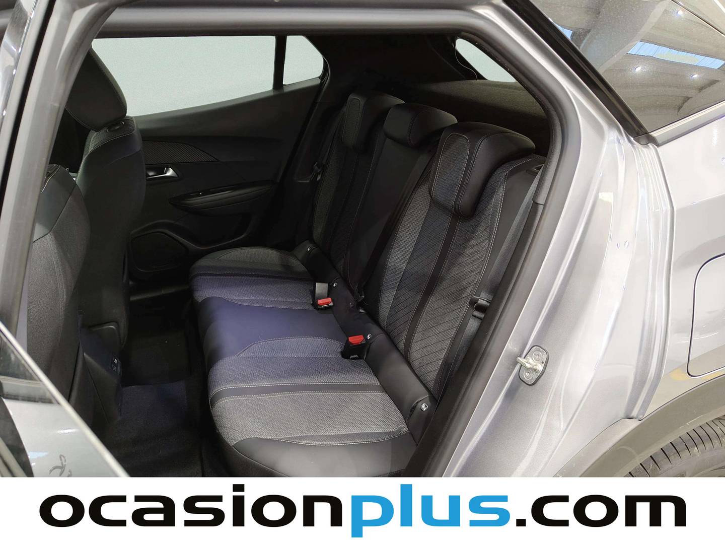 Foto asientos traseros Peugeot 2008 Peugeot 2008 Allure Hybrid eDCS6 (145 CV)