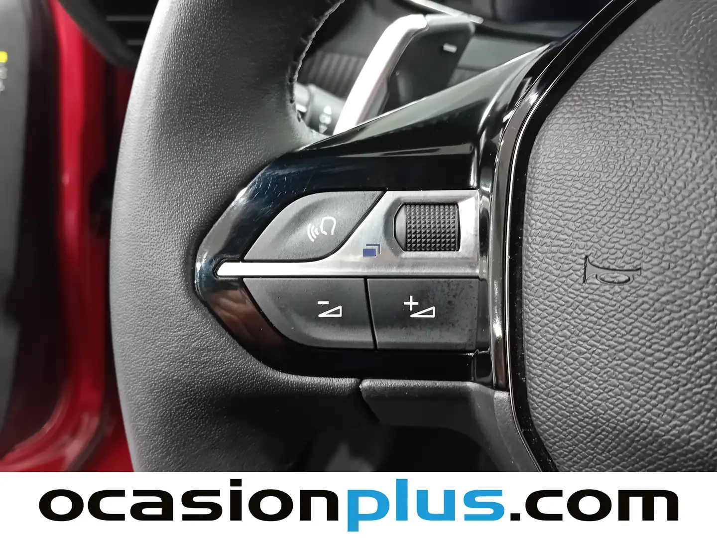 Foto Peugeot 2008 Peugeot 2008 Allure Hybrid eDCS6 (145 CV)