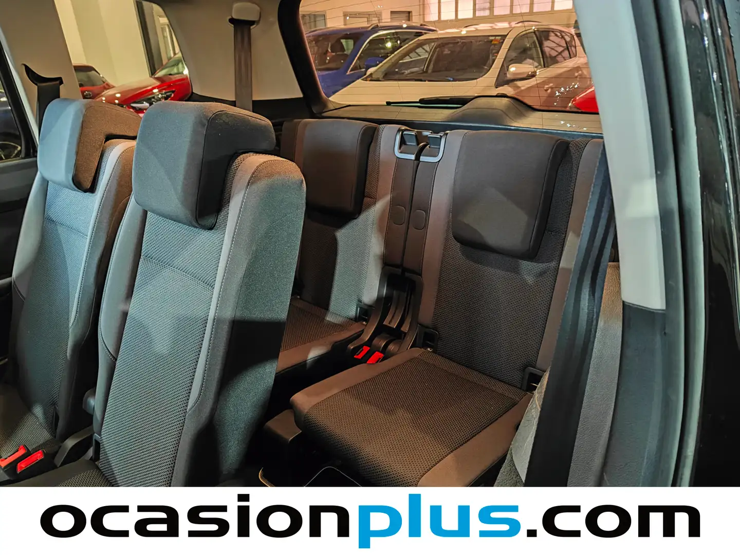 Foto Volkswagen Touran Volkswagen Touran Business 1.6 TDI (115 CV) DSG 7 Plazas